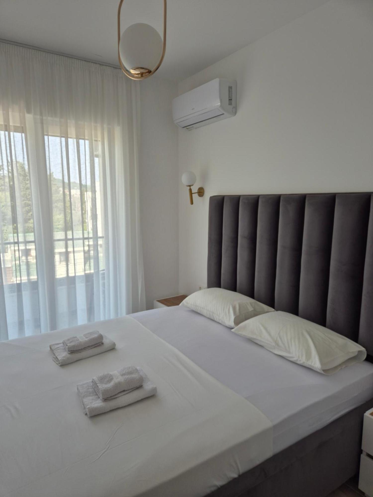 Apartment Frekuenca