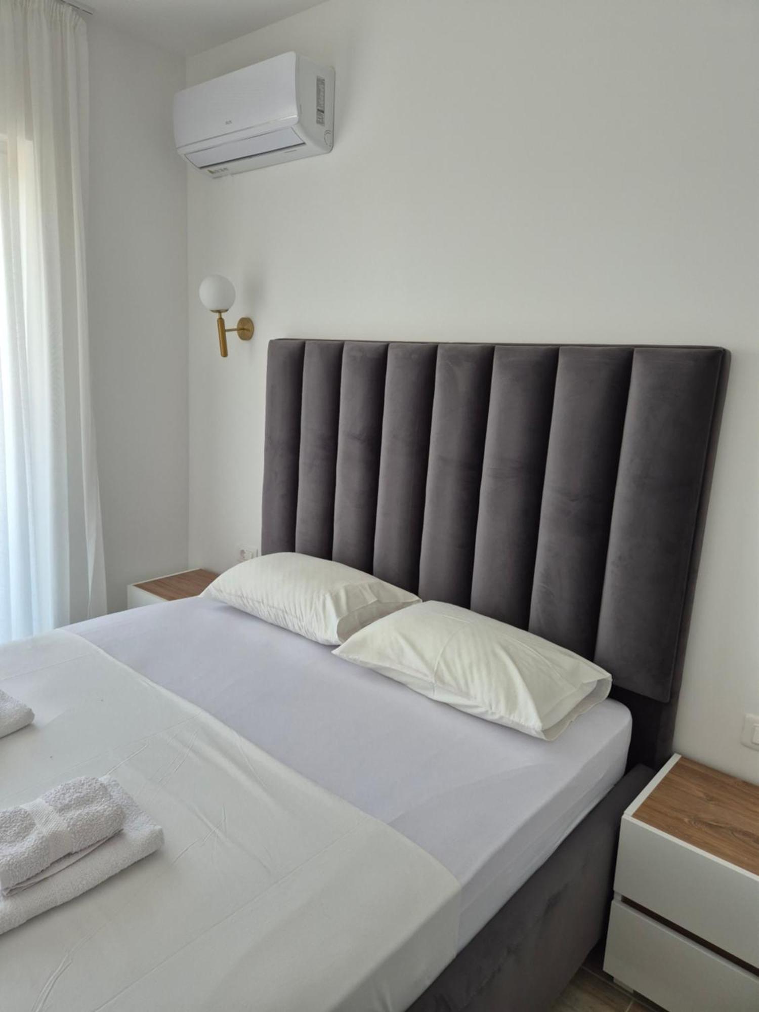 Apartment Frekuenca